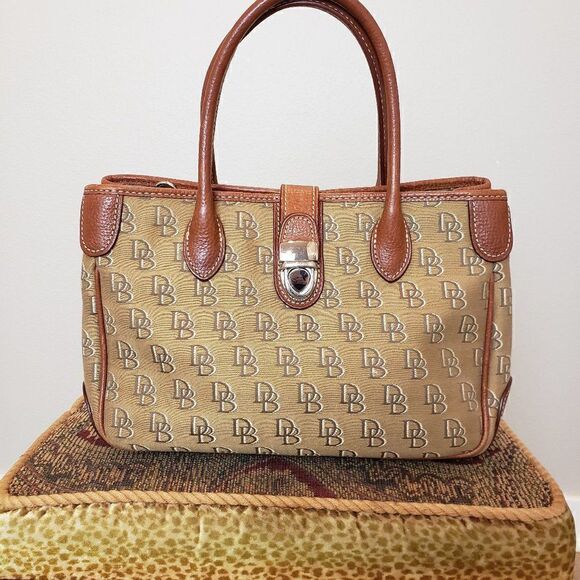 Dooney & Bourke Double Handle Canvas/Leather Signature Handbag U0026 - Picture 1 of 9